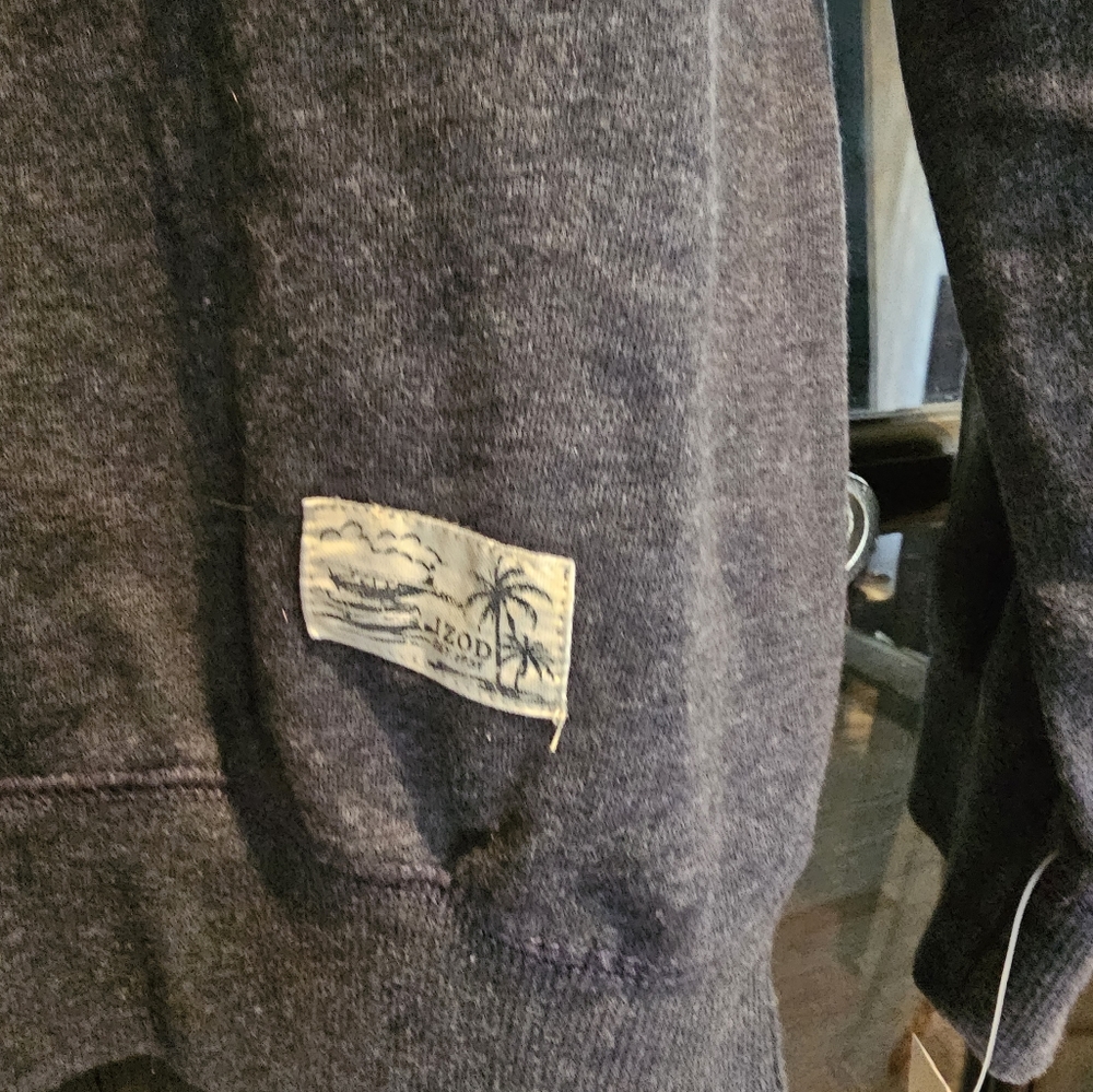 IZOD SALTWATER RELAXED CREW sz M